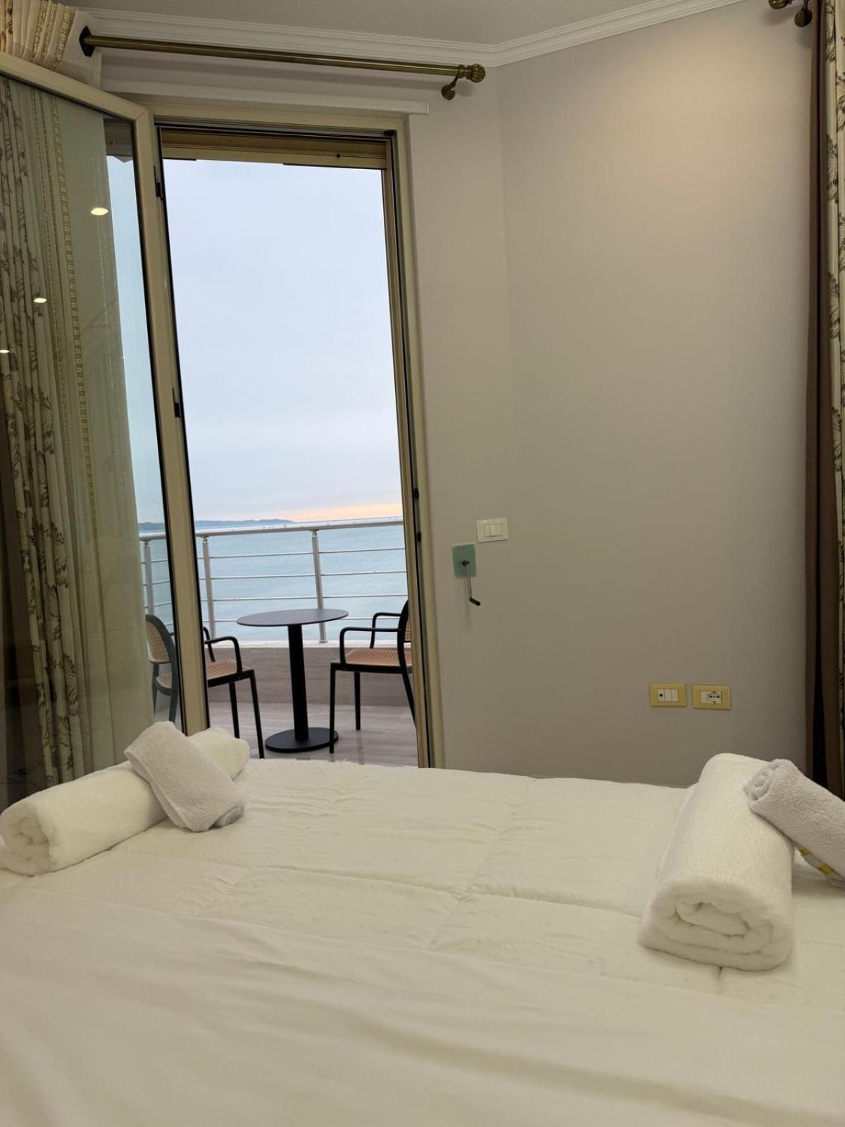 Luxuryseaview Apartment ドゥラス エクステリア 写真